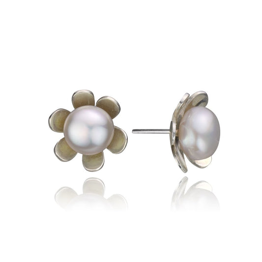 Daisy Leaf Pearl Stud Earrings
